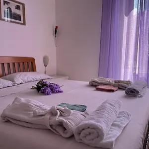 Peaceful Family Apartment, Near Metro Appartamento