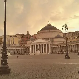 Napulè 10 , Napoli Italia