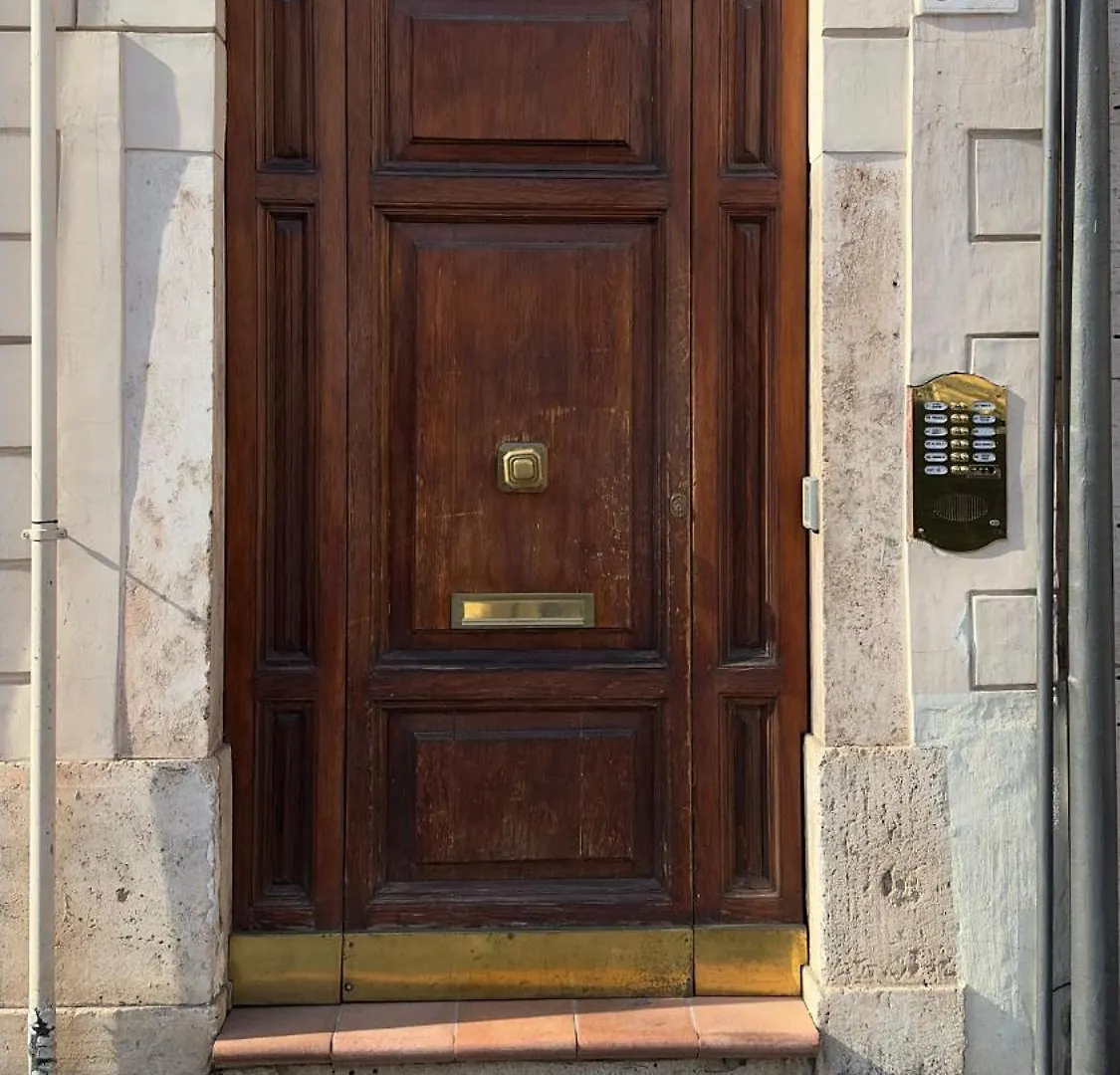 Cozy Studio Parlamento Rome 0*,